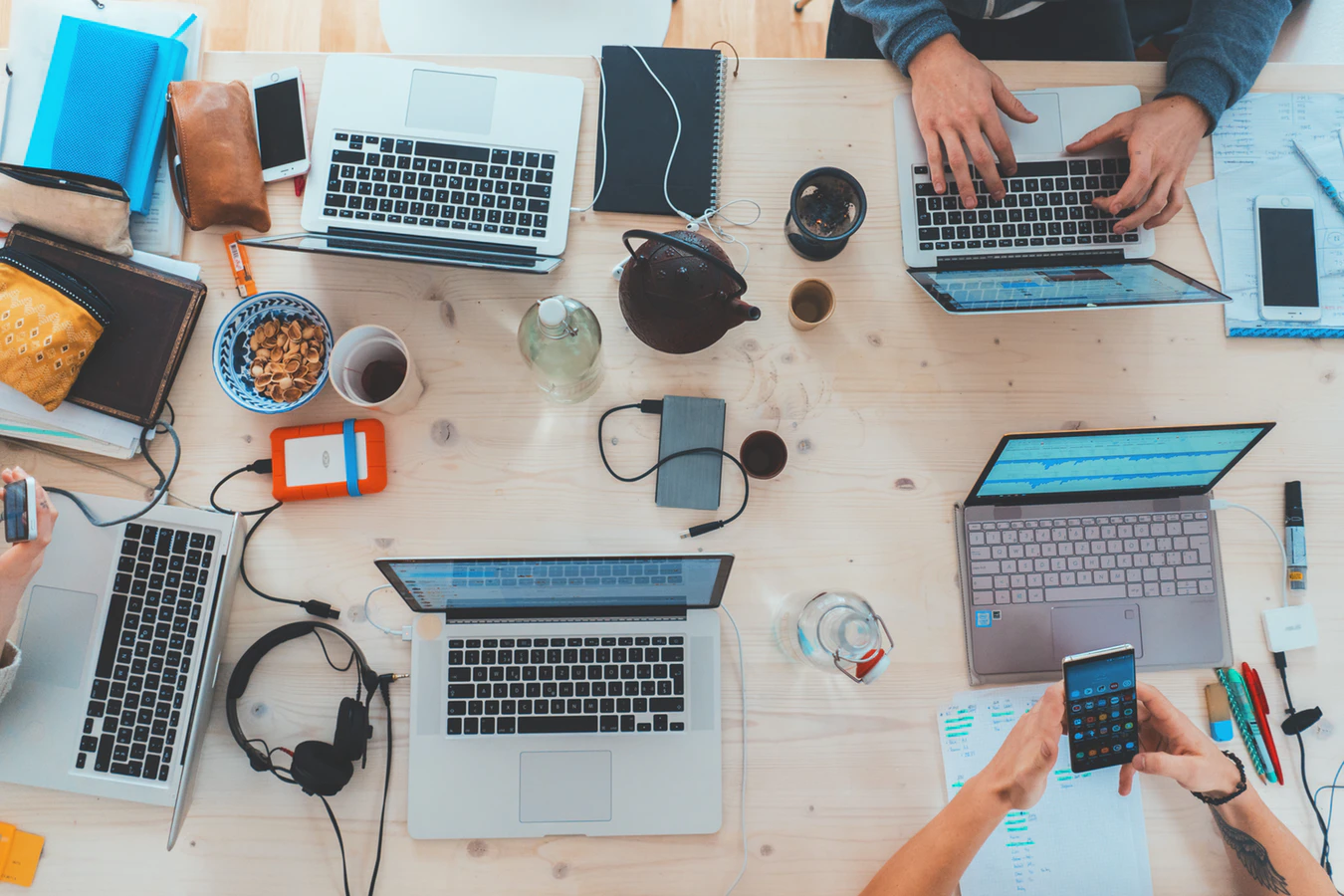 Computer-Desk-Future-Workplace