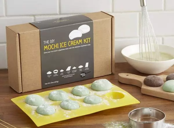 https://snacknation.com/wp-content/uploads/2021/01/DIY-Mochi-Kit-e1609622020213.jpg