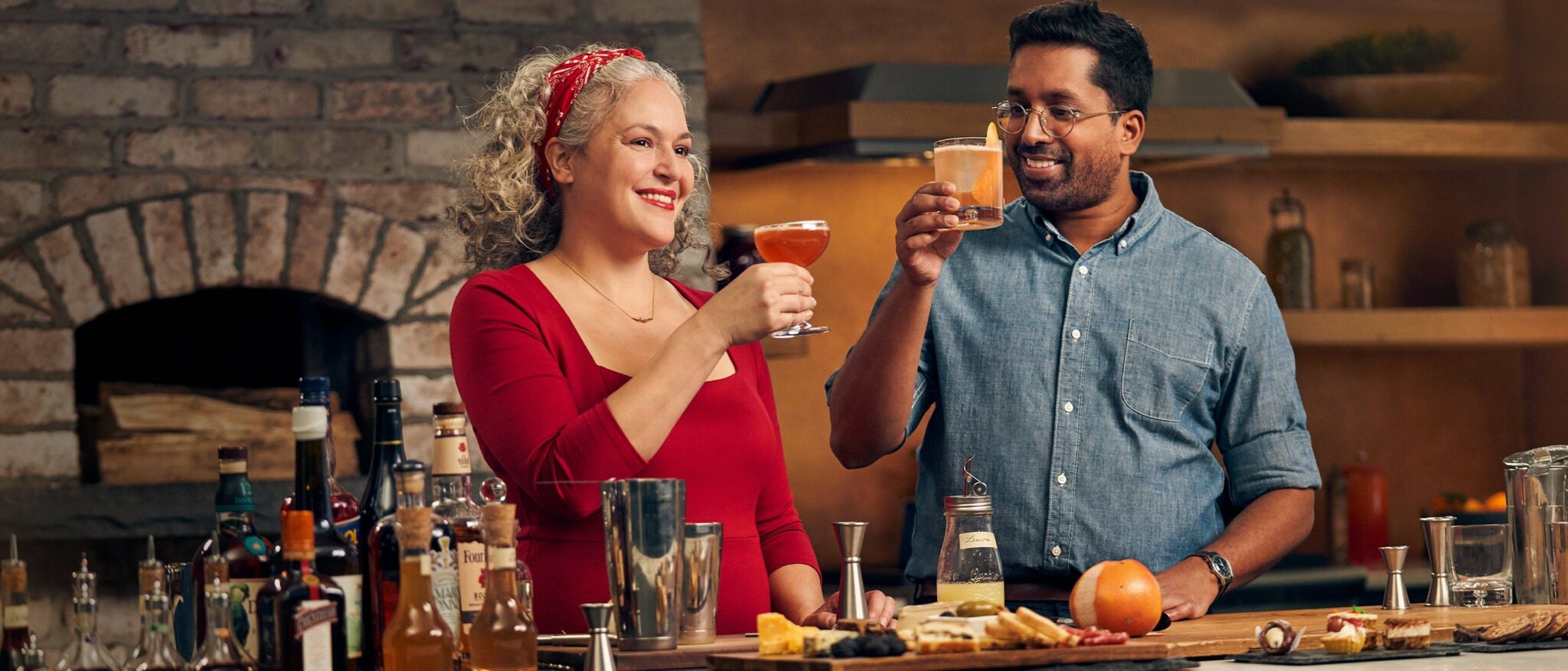 22 Best Virtual Mixology Classes For Cocktail Fun 🍸