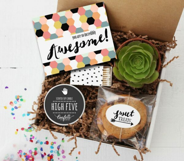 12 Best Employee Recognition Gifts To Reward Your Team