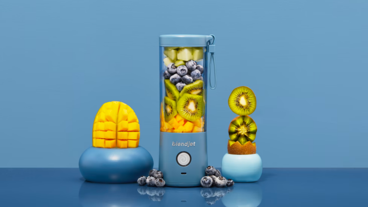 BlendJet-Fruit-Smoothie